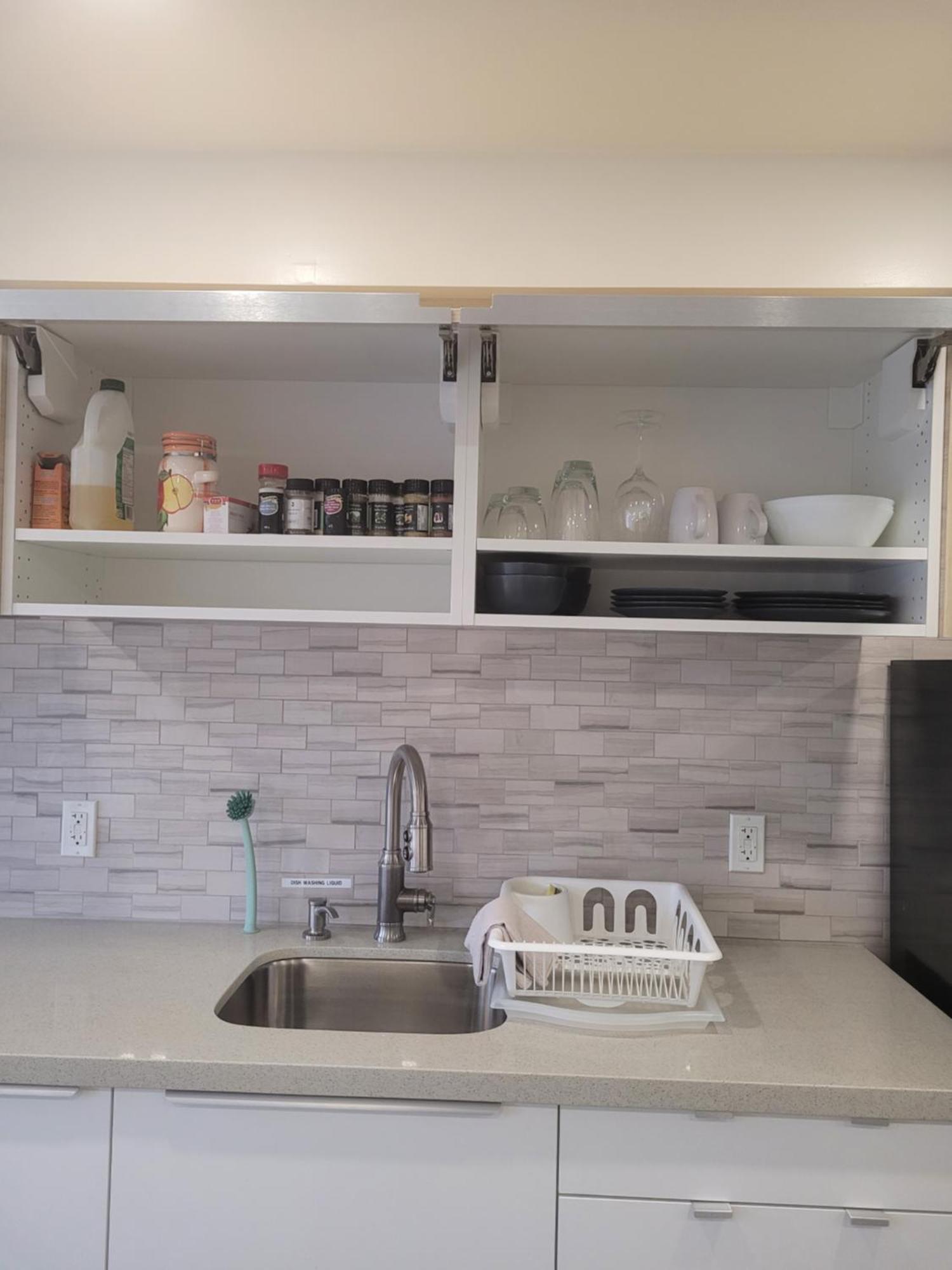 Modern Studio With Kitchenette And Bath Guelph Exterior photo